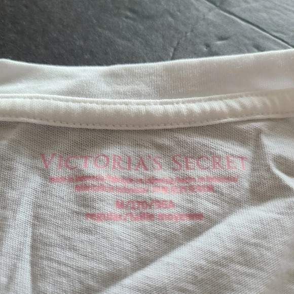 NWT Victoria's Secret white t-shirt size M - Picture 4 of 9